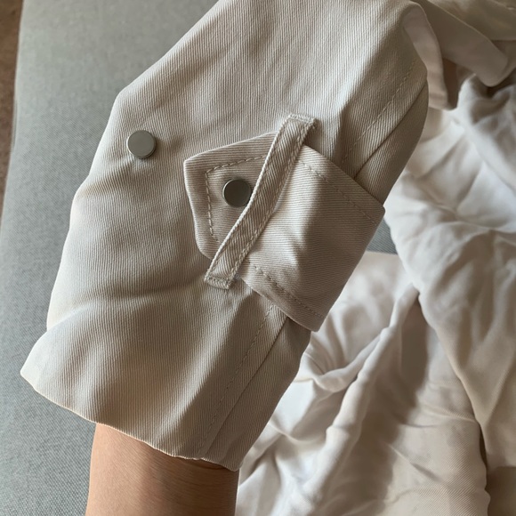 Aritzia spring trench coat - Picture 5 of 10